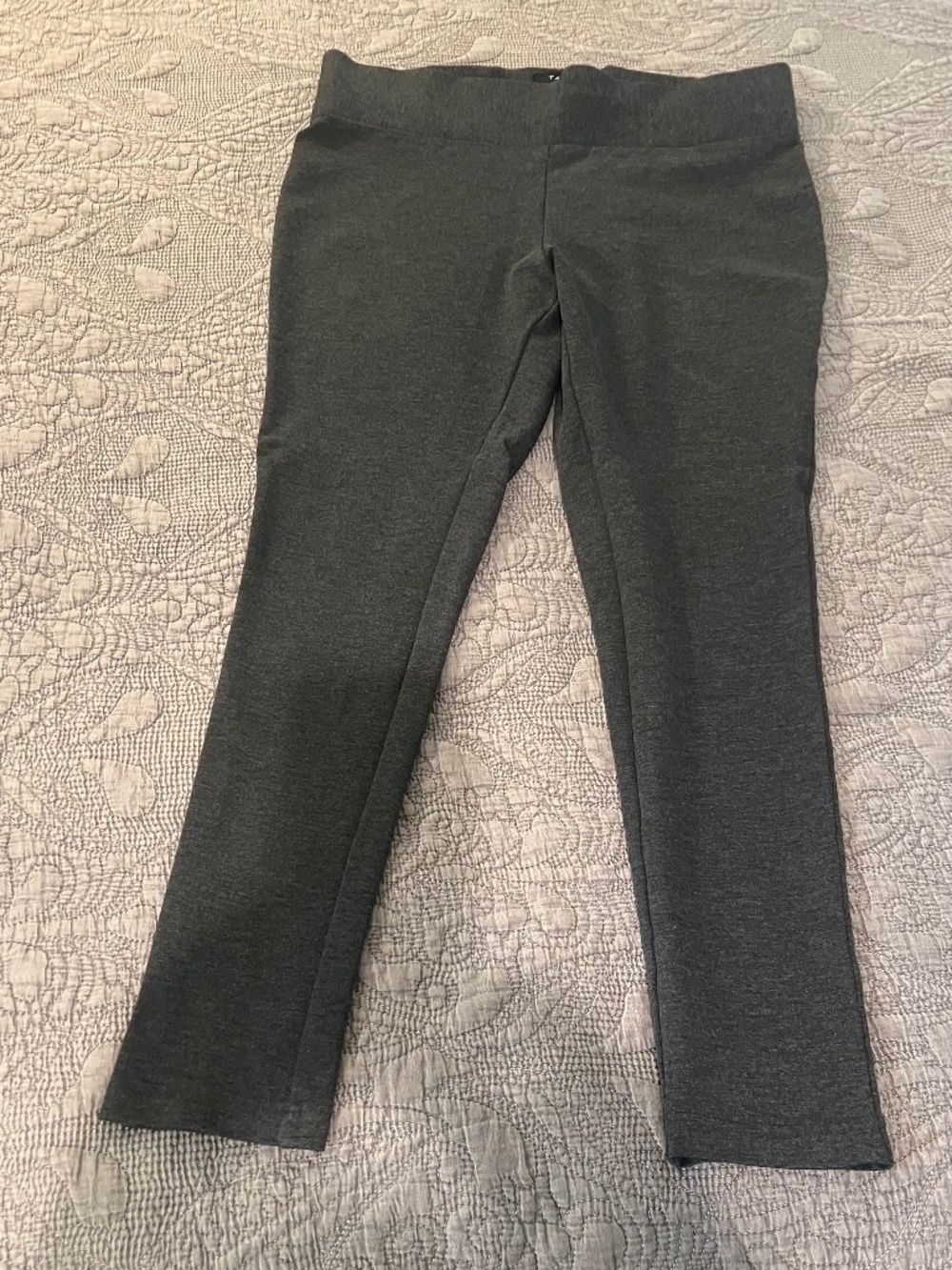 Tahari Large Gray Heavy Fabric Stretch Legging Pants, Skinny Style Rayon